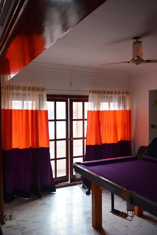 Social Rehab Downtown Hostel Бангалор Екстериор снимка