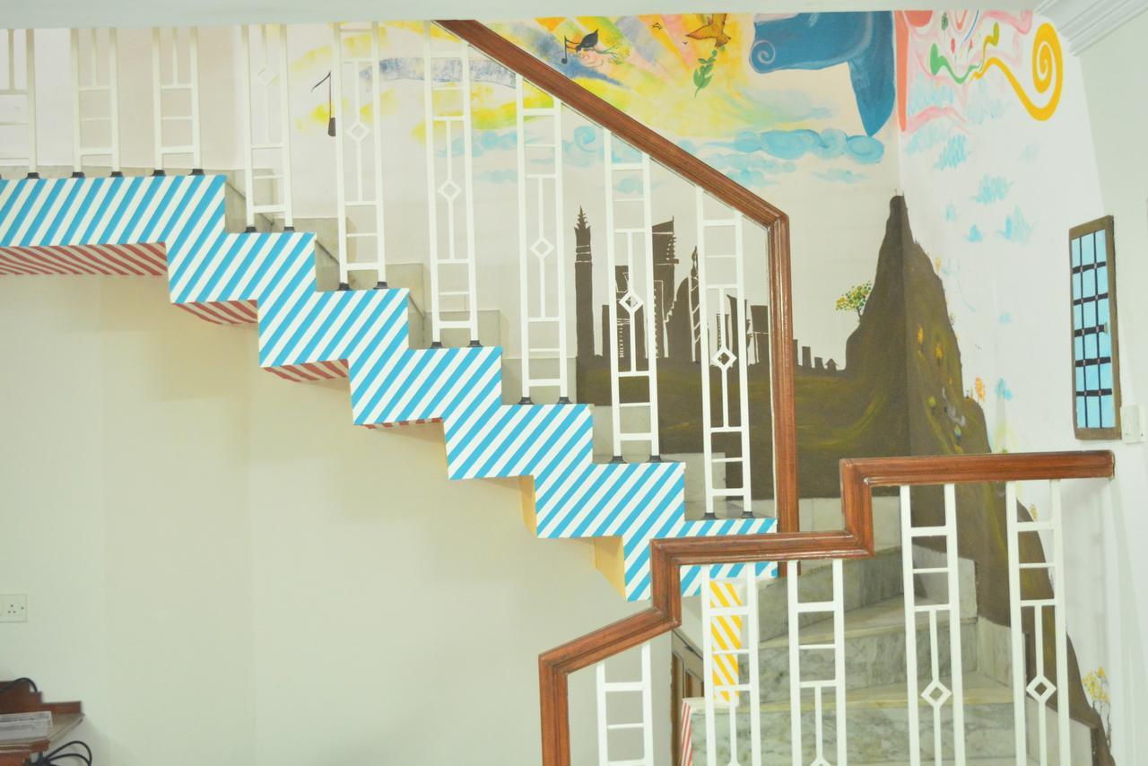 Social Rehab Downtown Hostel Бангалор Екстериор снимка