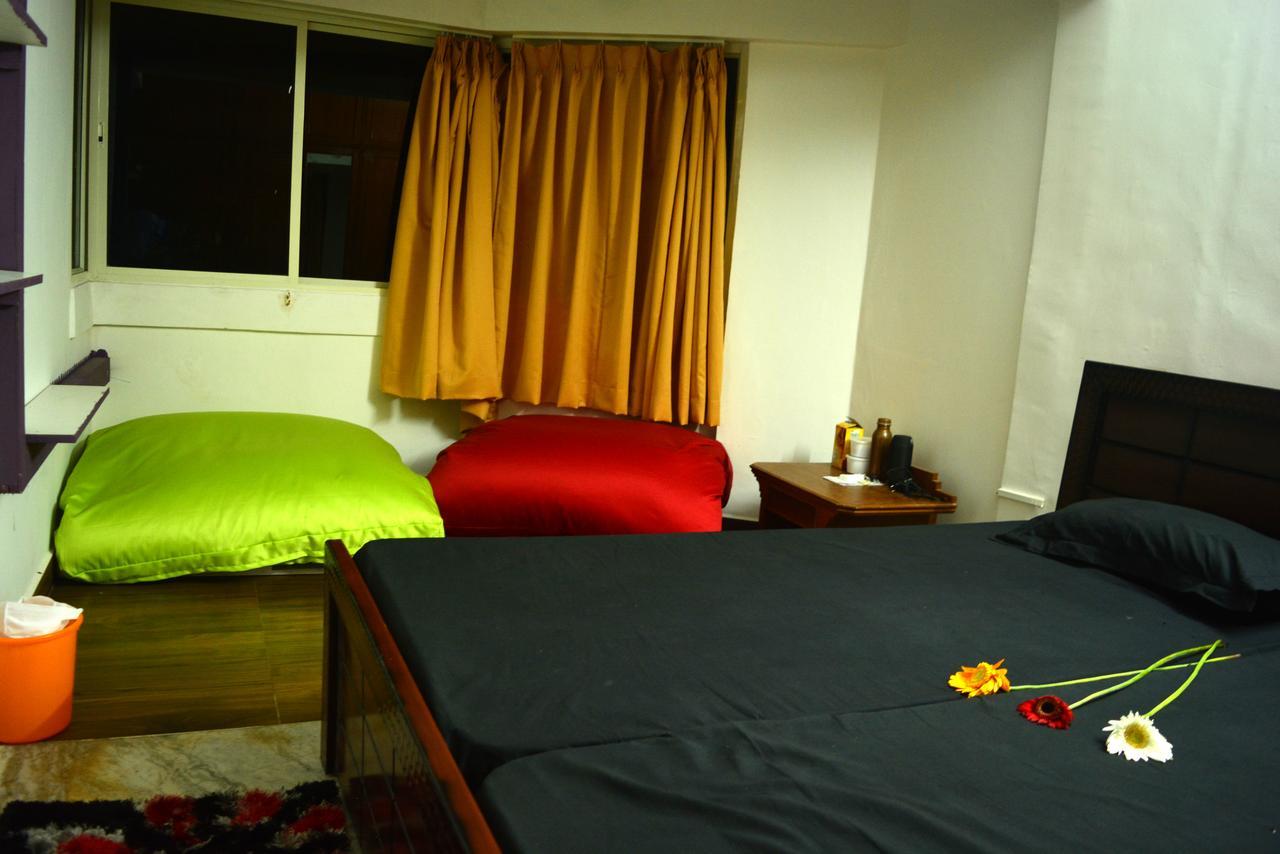 Social Rehab Downtown Hostel Бангалор Екстериор снимка