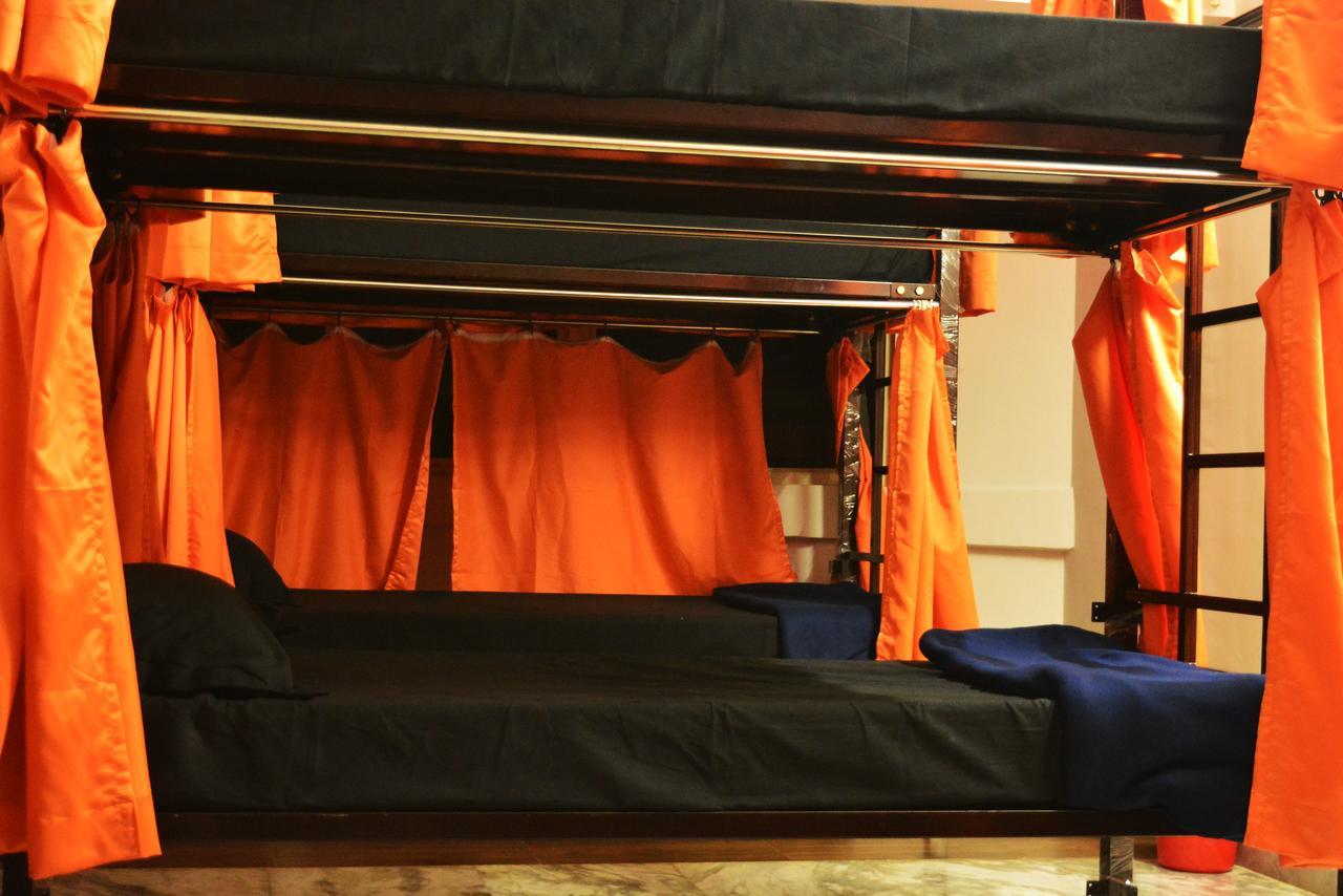 Social Rehab Downtown Hostel Бангалор Екстериор снимка