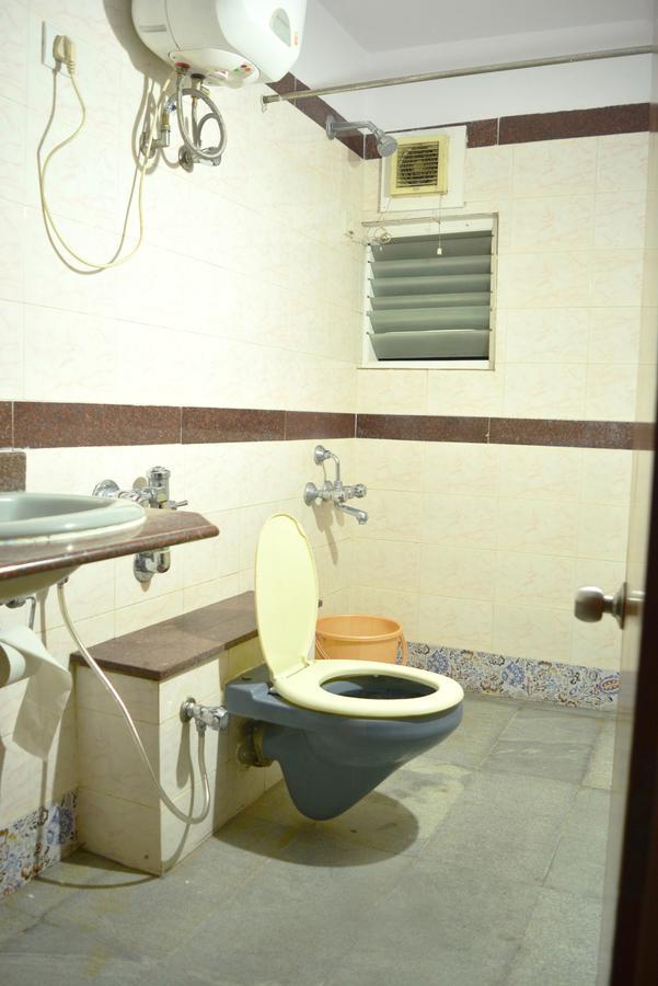 Social Rehab Downtown Hostel Бангалор Екстериор снимка