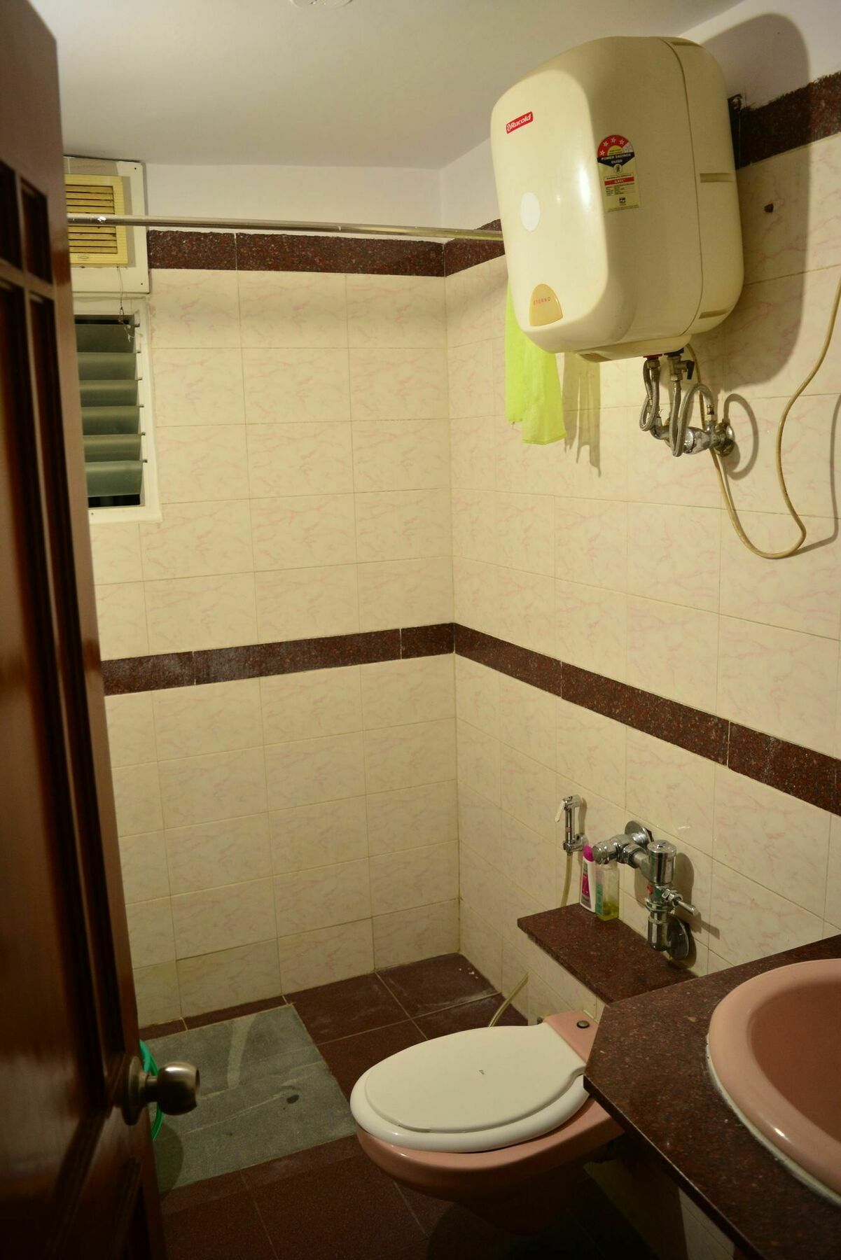 Social Rehab Downtown Hostel Бангалор Екстериор снимка