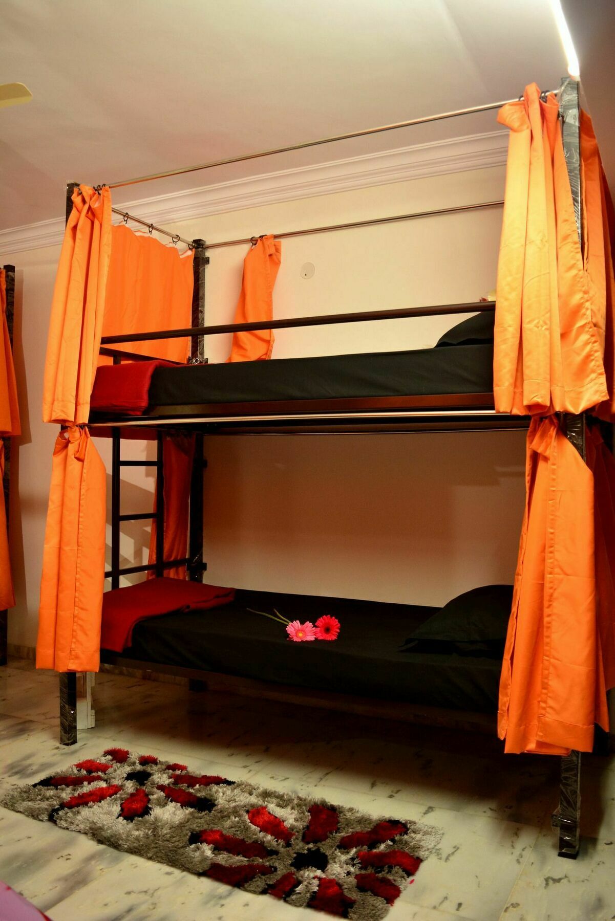Social Rehab Downtown Hostel Бангалор Екстериор снимка